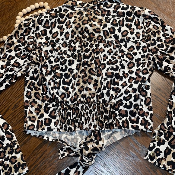 Free People Leopard Animal Print Crop Top Button Down Knot Bottom Size Sm NWOT - Picture 9 of 10